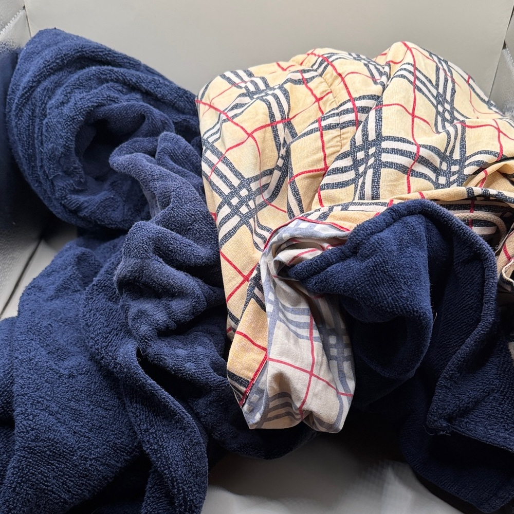 Burberry Navy Towel with Drawstring Bag Attached - Picture 2 of 8